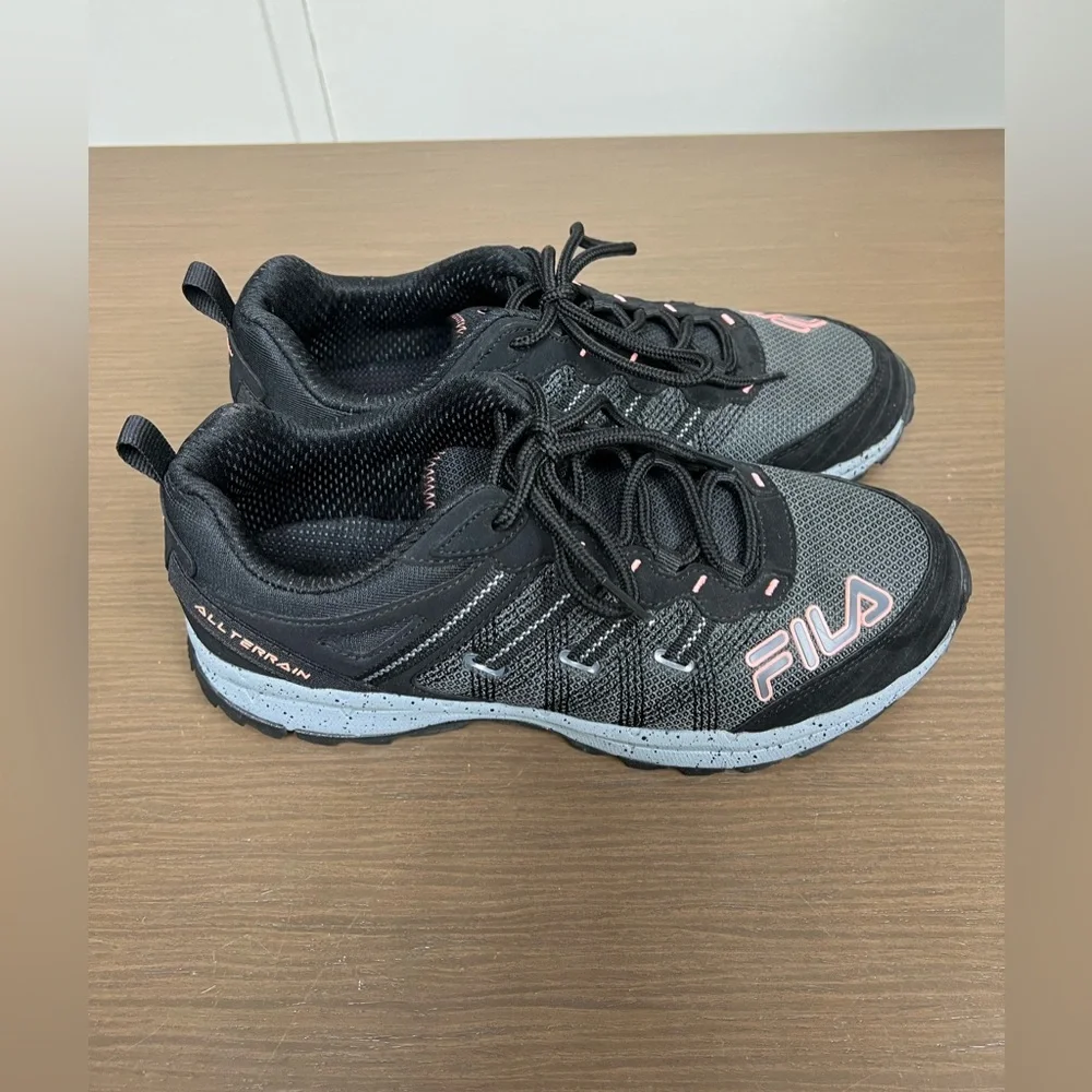 Fila Women's Black and Pink Sneakers Sz 9 - Picture 2 of 5